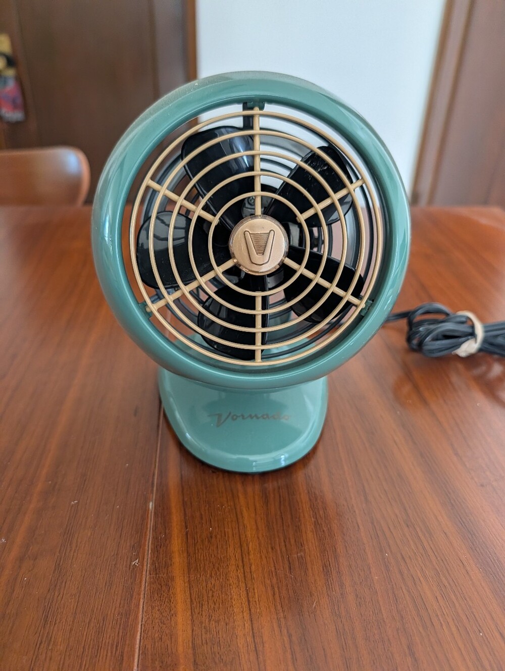 Vornado VFAN Mini Classic Retro Desk Fan Green 2-Speed Tilt